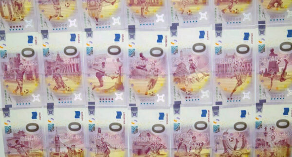 32 banknotes complete football 2022 Katar 0 euro souvenir